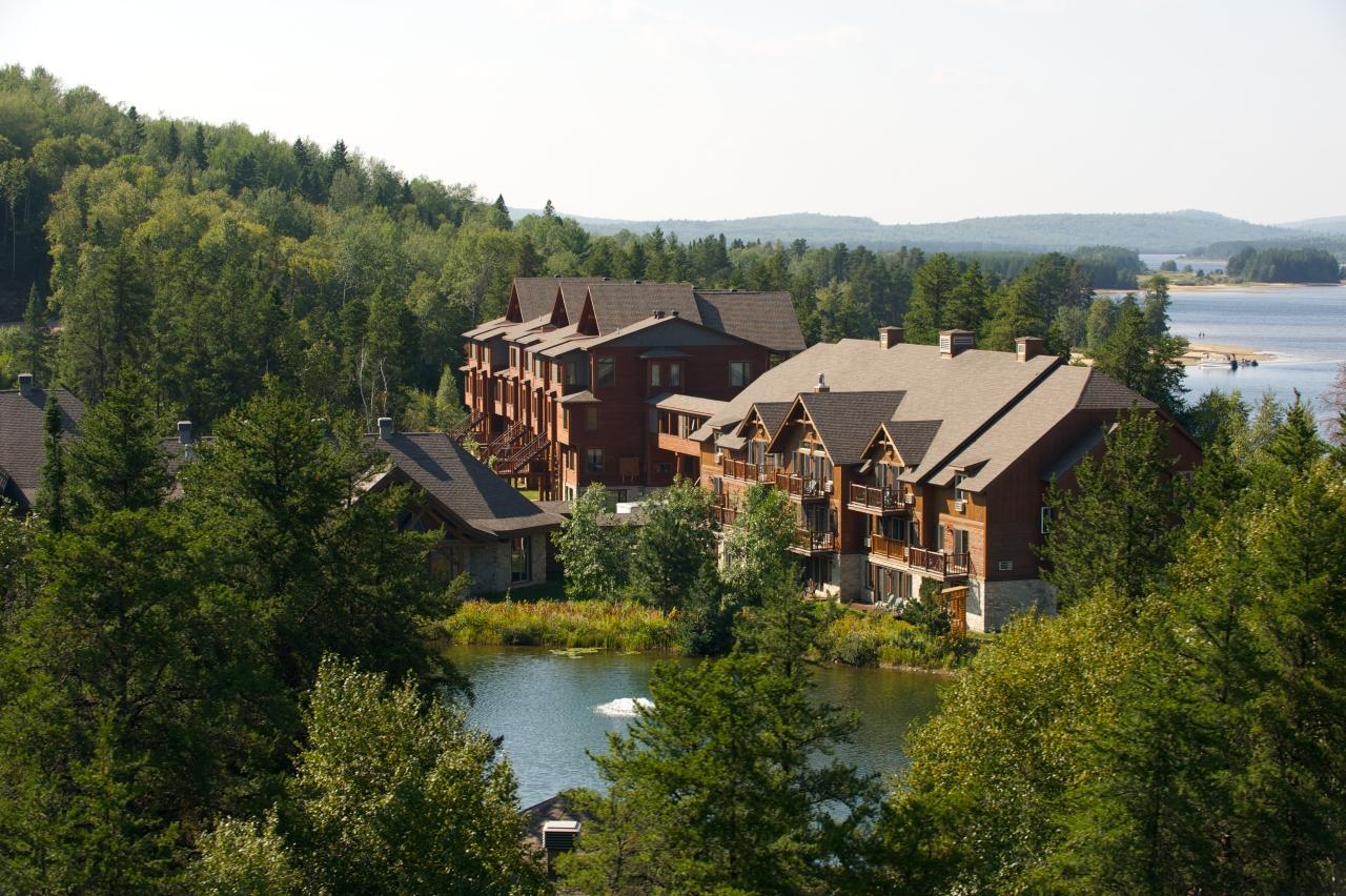 Les Condos Du Lac Taureau- Rooms & Condos Saint-Michel エクステリア 写真