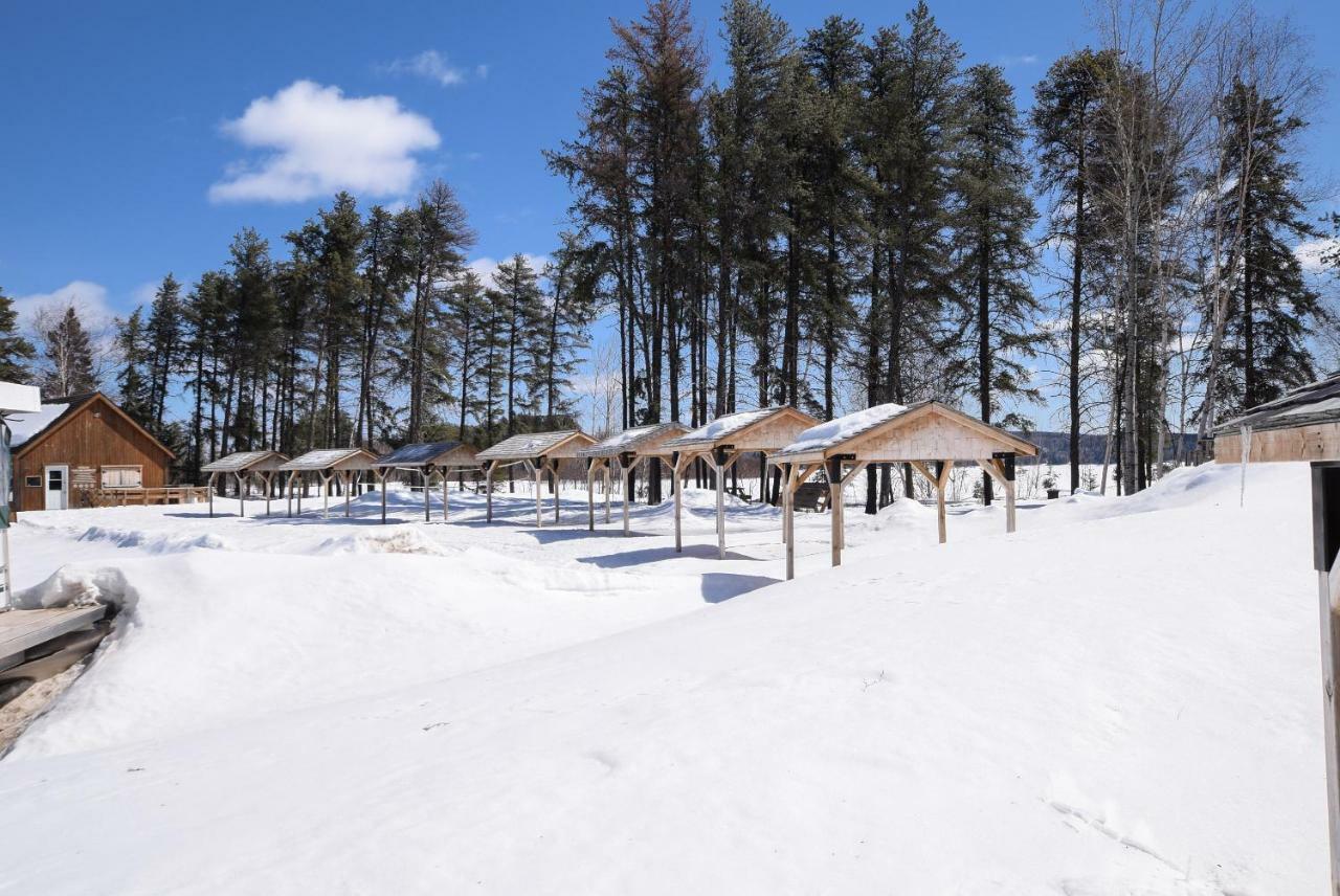 Les Condos Du Lac Taureau- Rooms & Condos Saint-Michel エクステリア 写真
