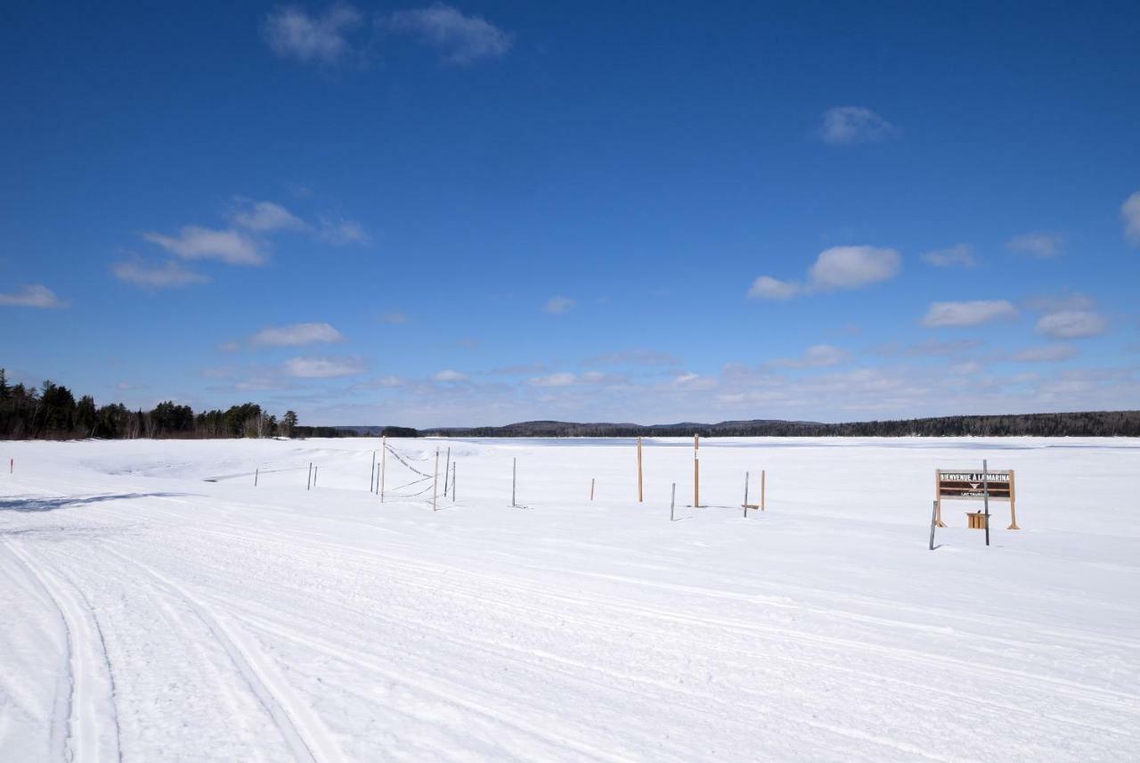 Les Condos Du Lac Taureau- Rooms & Condos Saint-Michel エクステリア 写真